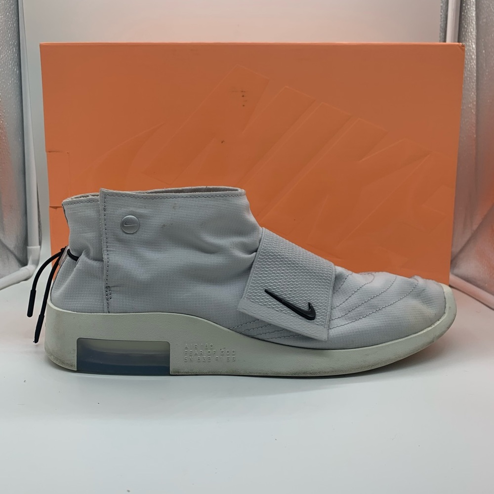 Nike Air Fear Of God Moc “Pure Platinum”.